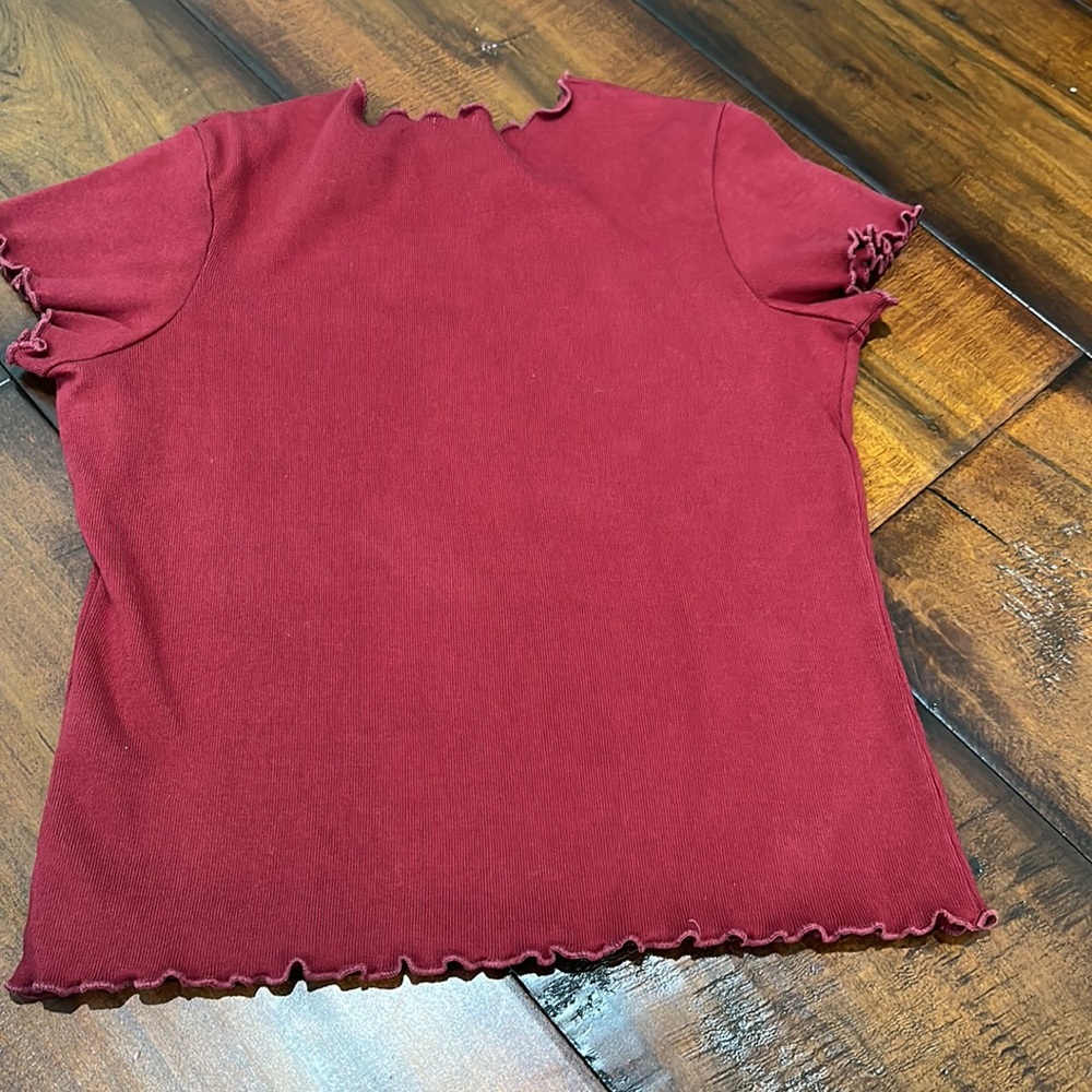 Brandy Melville Ruffle T-shirt - Picture 2 of 3